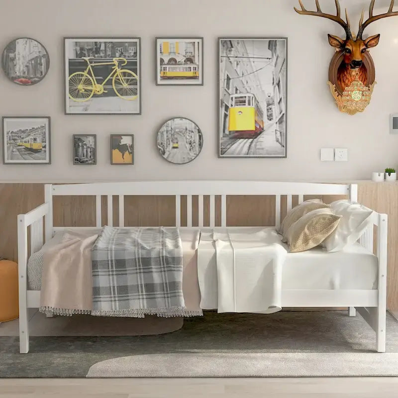 Multifunctional Solid Wood Daybed: Twin Size, Storage